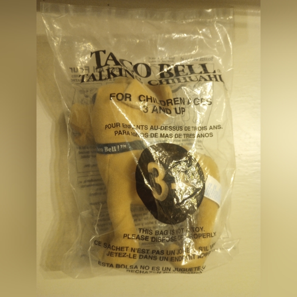 Taco Bell Vintage Talking Yo Quiero Taco Bell Chihuahua Plush NWT